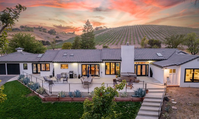 Paso Robles House | Kiler Views - Spa, Pool, Vineyard Views and Downtown Fun