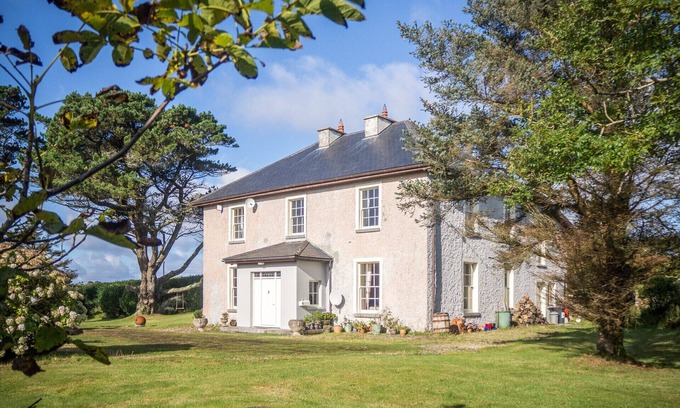 Clifden Ski Chalet | Kill House an elegant historic property