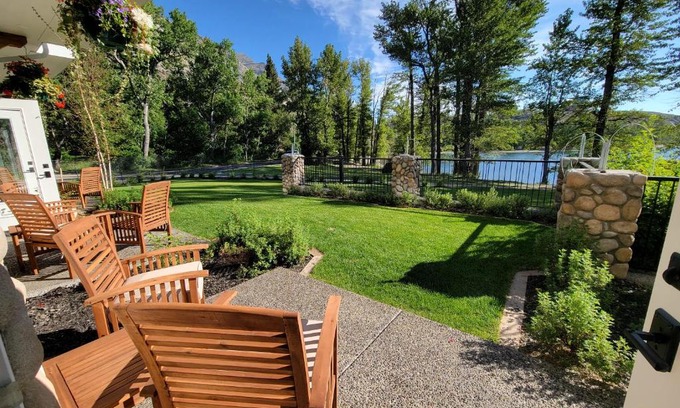 Waterton Park Hotel | Kilmorey Lodge