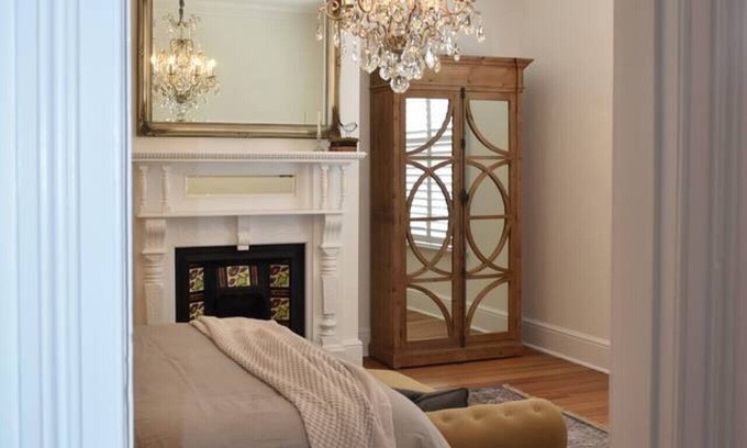 Hobart Central Business District House | King beds, fireplace, spa bath. Parking. Central.