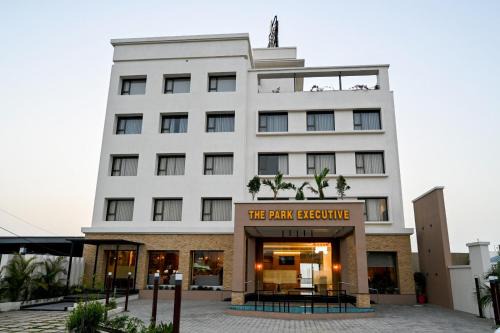 Jamnagar Hotel | King's Kraft The Park Executive Hotel
