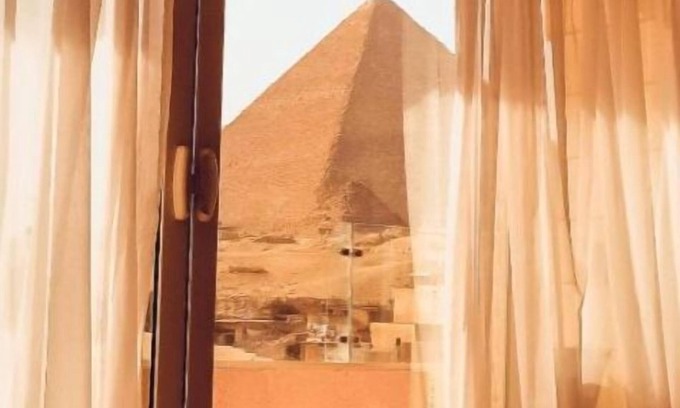 Al Manial Apartment | King Suite with Balcony Side view