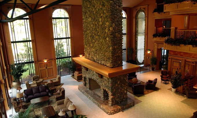 North Bonneville Resort | King with Mountain View