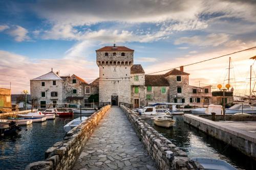 Brinje Apartment | Kingdom Bravos