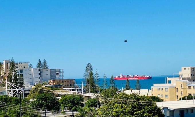 Kings Beach Apartment | Kings Ocean Views Huge Private Rooftop Fast WiFi Pool Sauna Parking Sleeps 4