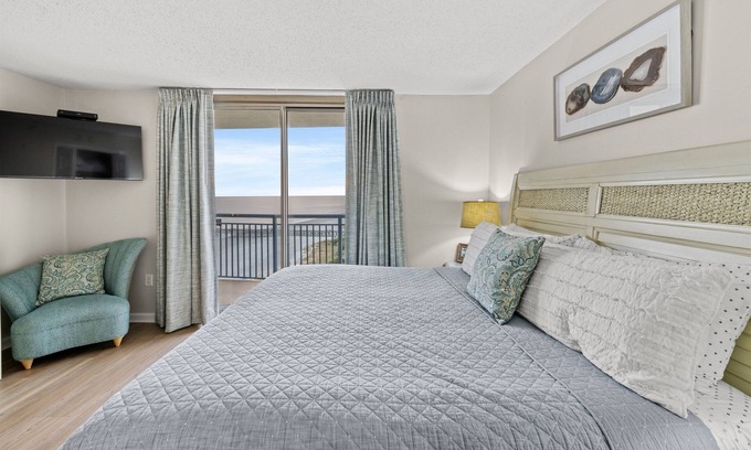 Arcadian Shores Apartment | Kingston Brighton 1202G Oceanview studio