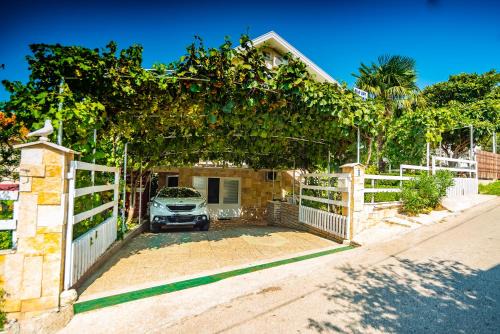 Gornji Karin Apartment | Kiwi apartments