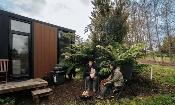 Waitoki House | Kiwi Farm Cabin 2 by Tiny Away
