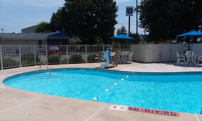 Burlington Hotel | Knights Inn Burlington NC