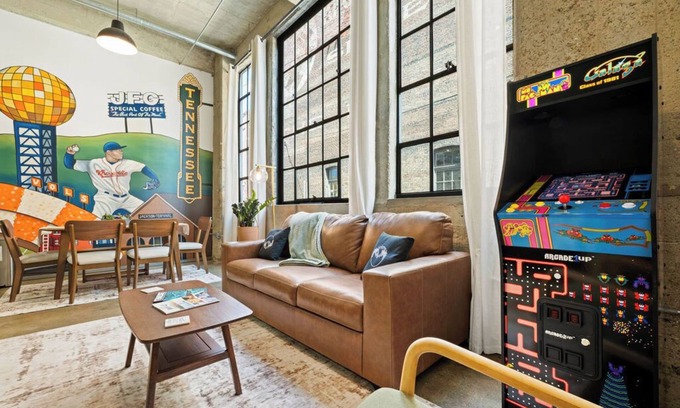 Old City Condo | Knox Loft Walk to Market Square & UT One of a Kind Mural + Arcade Fun