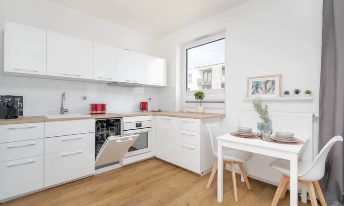 Jezyce Apartment | Kościelna 17 | Bright Studio | Remote Work