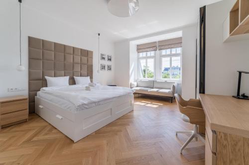 Jezyce Apartment | Kochanowskiego Luxury Apartment by BookingHost