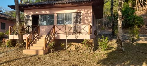 Chiang Rai House | Koh chang honeymoon beach resort