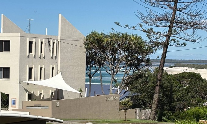 Caloundra Apartment | Kokomo Unit 4 - Enjoy cool ocean breezes from your balcony and lounge