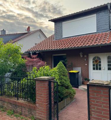 Badenstedt Apartment | Komplett neu renovierte Wohnung!