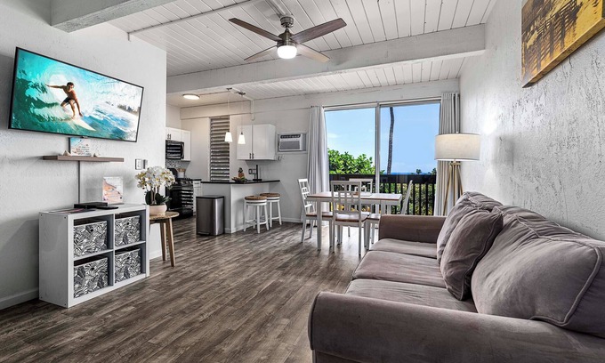 Historic Kailua Village Condo | Kona Mansions#105 1st Floor, Remodeled Unit w/Ocean views & Air Conditioning