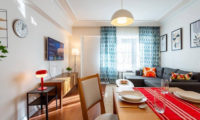 Kadikoy Apartment | Konforlu ve Modern 2+1 Daire Next to Metro