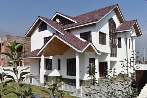 Brein House | KongPosh by The Guiding Monk