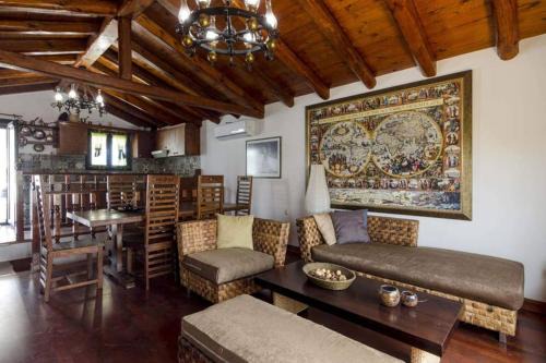 Gouvai House | Korina’s wood house