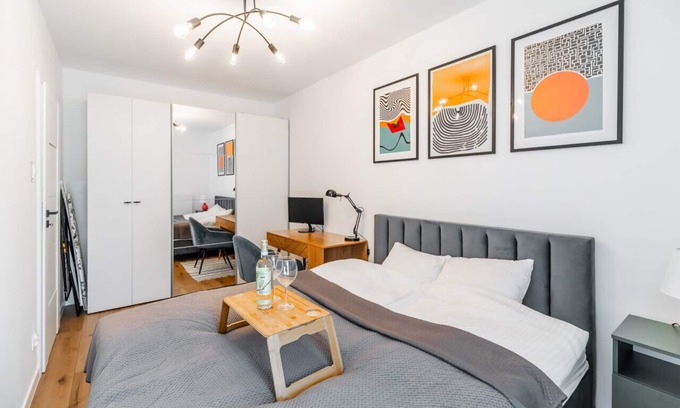 Podgorze Apartment | Kraków Bagry Apt - Parking, Balcony, Workspace - by Rentujemy