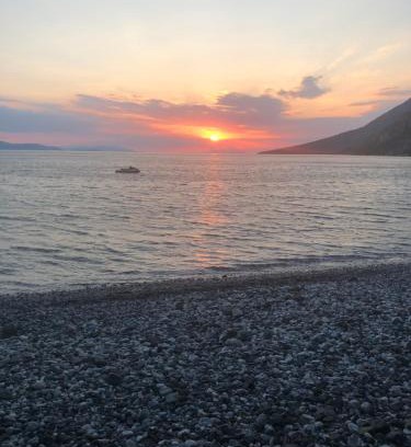 Paradise Beach Apartment | Krinides Suites