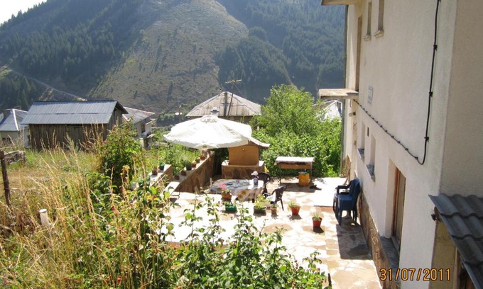 Trigrad House | Kristal Guest House