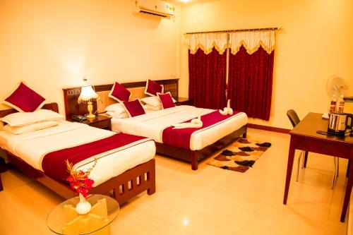 Badami Hotel | KSTDC Hotel Mayura Chalukya, Badami