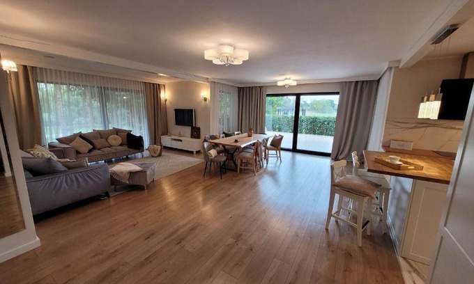 Karniewek Villa | Kubusiowe Siedlisko - Rezerwat przyrody Stawinoga
