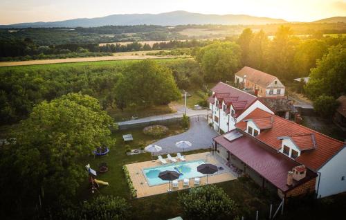 Kapelica Villa | Kuca za odmor Sljivik Stari by Villas Guide