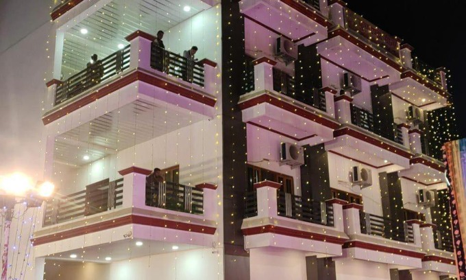 Bara Banki Hotel | Kushmanda Greens