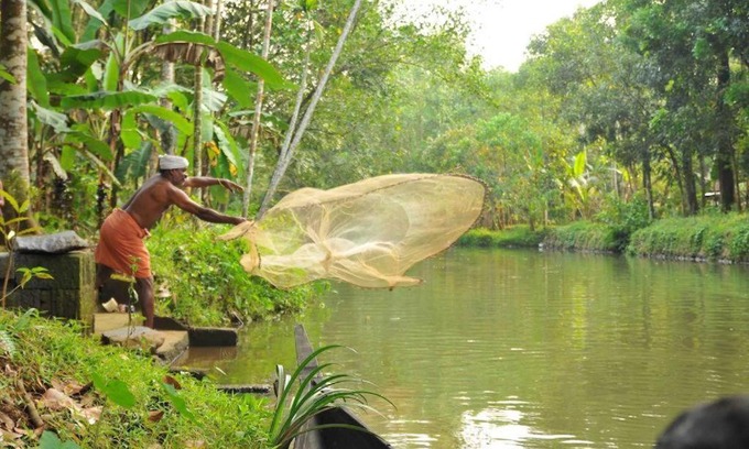 Aymanam House | Kuttickattil Gardens with Kitchen