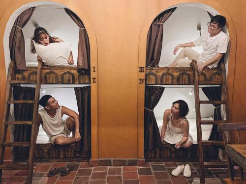 Uong Bi Hotel | Làng Nương Yên Tử (Yên Tử Village)