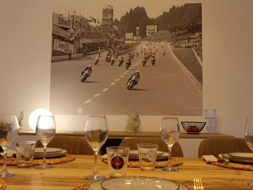 Spa House | Léopold, gîte citadin au pied des bois!