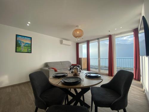 Tresserve Apartment | L'ÉTOILE AZ - vue lac - Sauna privé