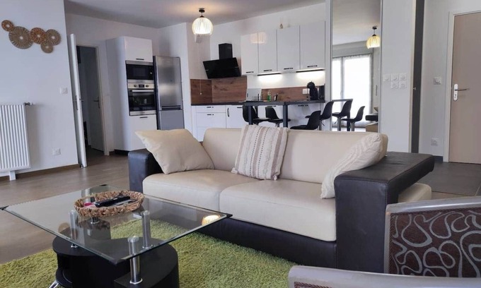 Faubourg-Raines Apartment | L'AuthentiCité, garden &parking in the city center