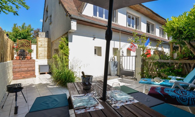 Creully Apartment | L'Escapade de Creully - Appt 2p avec grande terrasse