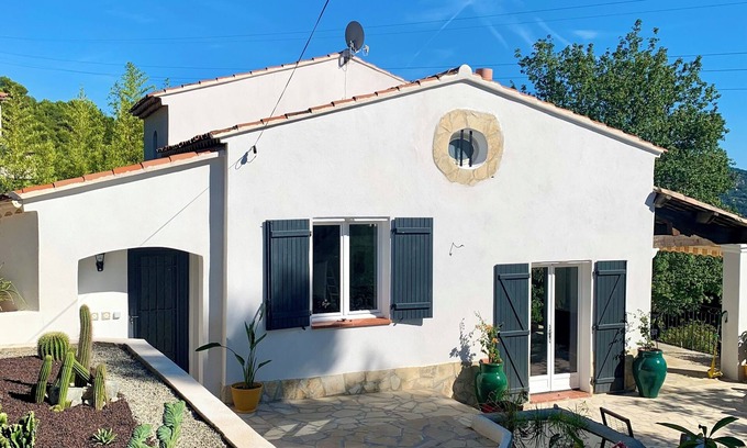 Tourrette-Levens House | L'oasis verte: breathtaking sea views, swimming pool, privacy