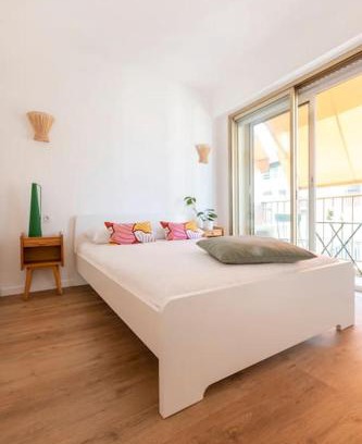 Liberation Apartment | L2 2P Molière Balcons/AC/Wifi/5mins Tram & 10mins Mer