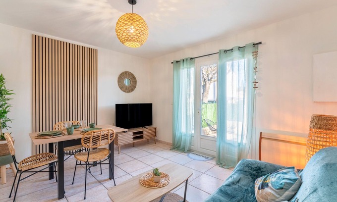 Sorgues House | La Bergeronnette – Holiday Home with Terrace in Sorgues