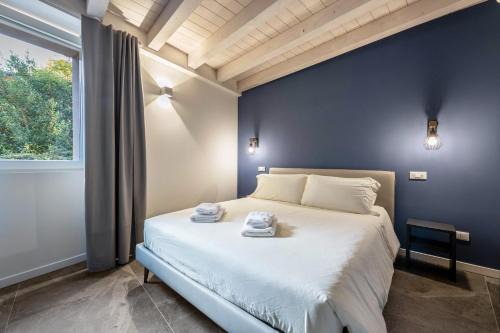 Toscolano Maderno Apartment | La Casa Incartata - Carta da Zucchero
