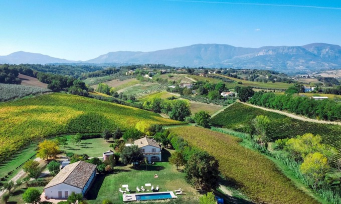 Catignano Villa | La Casa nei Vigneti 10, Emma Villas