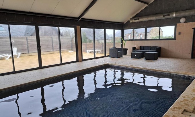 Huisnes-sur-Mer House | La Chaumière avec piscine privée, à 5 minutes du Mont St-Michel