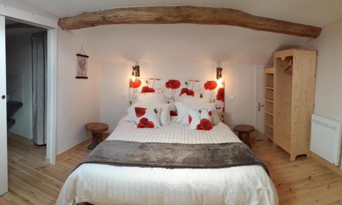 Saint-Remy-de-Chargnat Bed & Breakfast | La chenevière