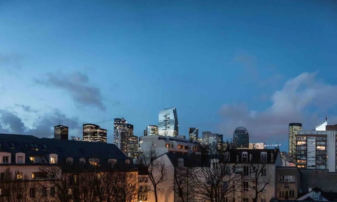 Puteaux Apartment | La Défense view, Contemporary, all comforts.