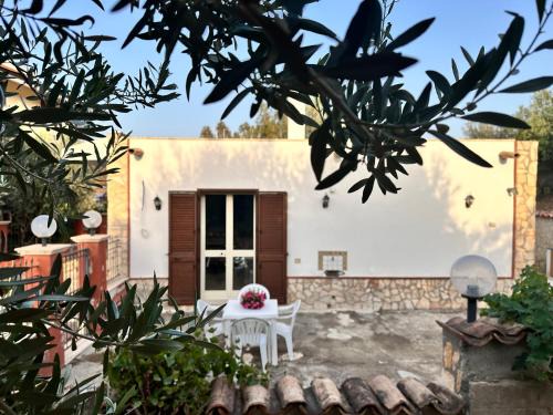 Castel Di Tusa House | La Dimora degli ulivi