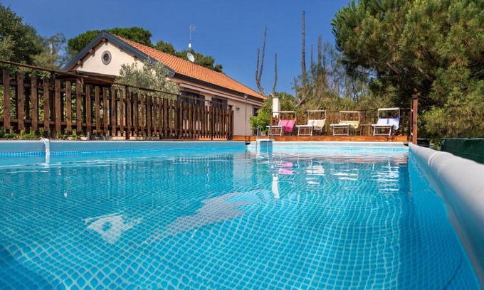 Nicolosi Villa | La dimora del verde con piscina