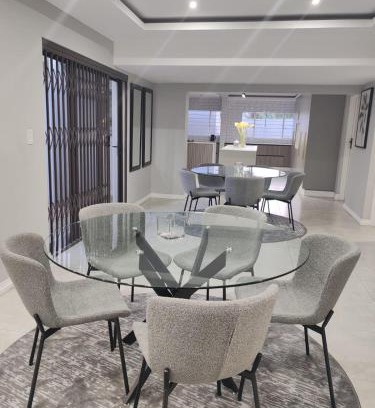 Kempton Park House | La Grace