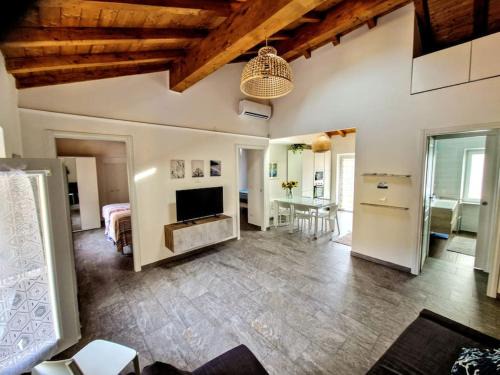 Struppa Apartment | LA GRAZIOSA Fully Air Conditioned Flat