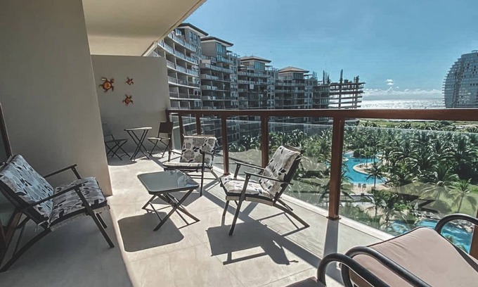 Puente del Mar Apartment | La Isla Residences Zona Diamante Ocean Front View