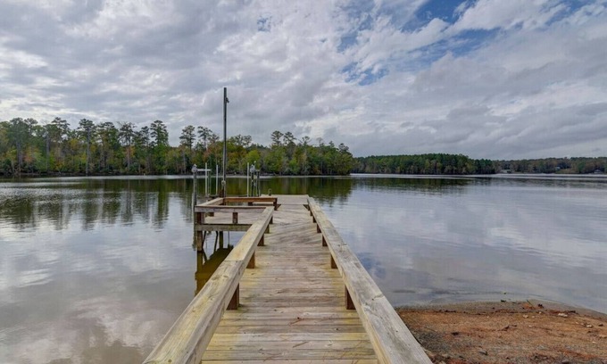 Leesville House | La La Lakehouse | Sleeps 6 on Lake Murray!